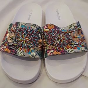 Steve Madden, beautiful flats, size 8